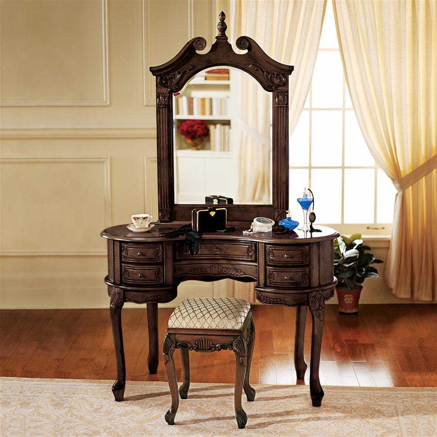 The Queen Anne Dressing Table and Mirror Set