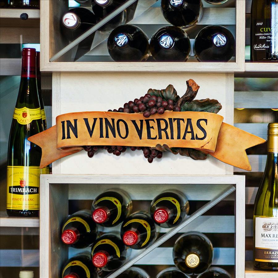 In Vino Veritas Italian Sign Grape Wall Sculpture