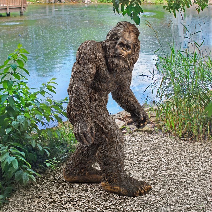 Bigfoot the Garden Yeti Statue: Medium