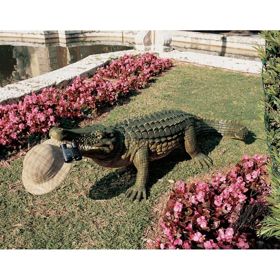 The Gargantuan Garden Gator Statue