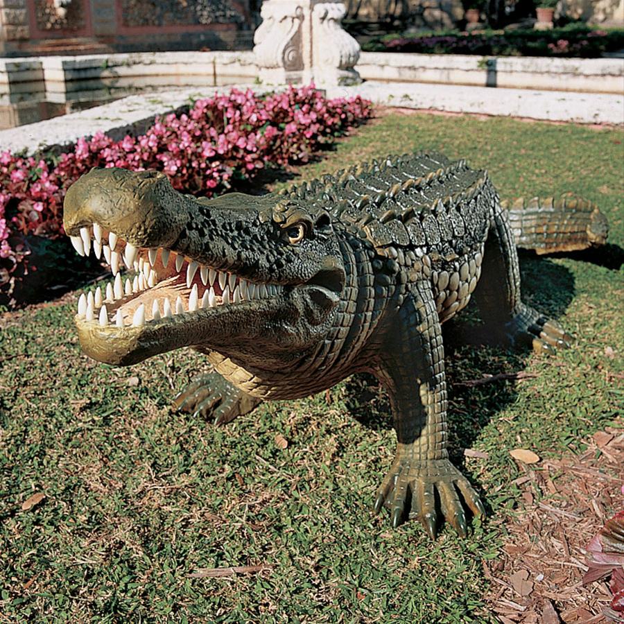 The Gargantuan Garden Gator Statue