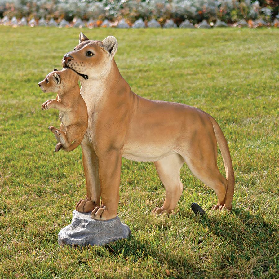 Lioness with Cub Garden Statue