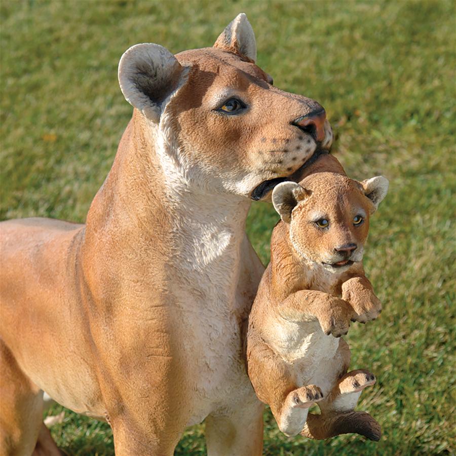 Lioness with Cub Garden Statue