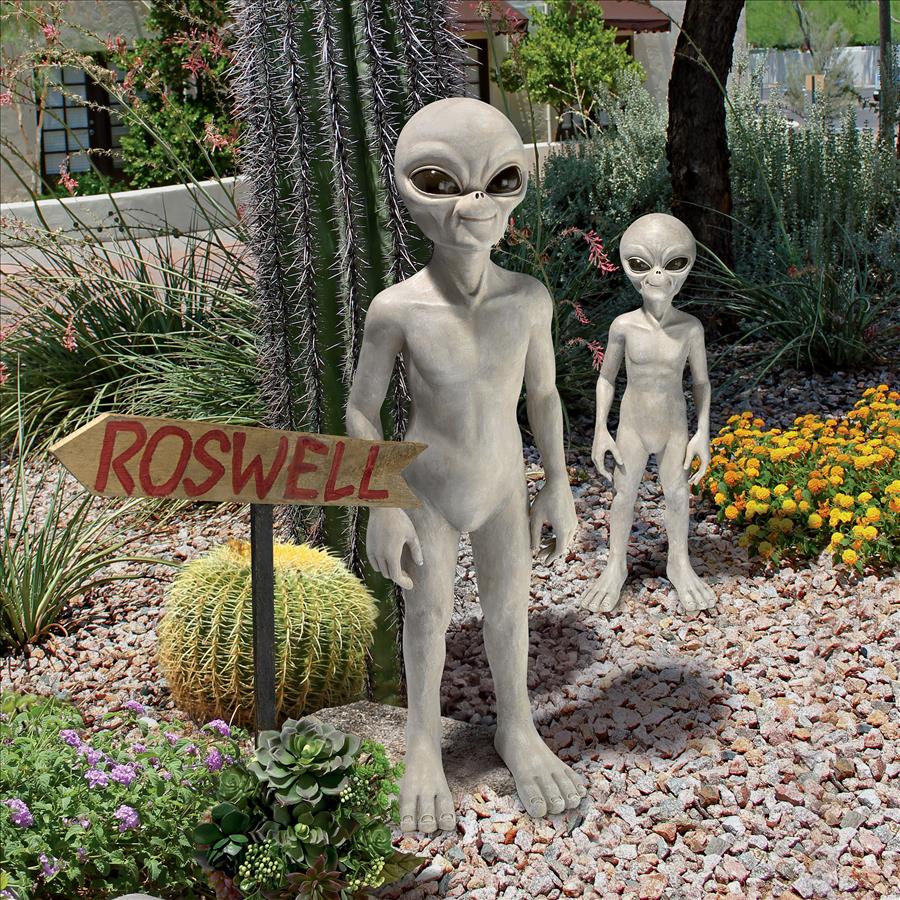 The Out-of-this-World Alien Extra Terrestrial Statue: Large