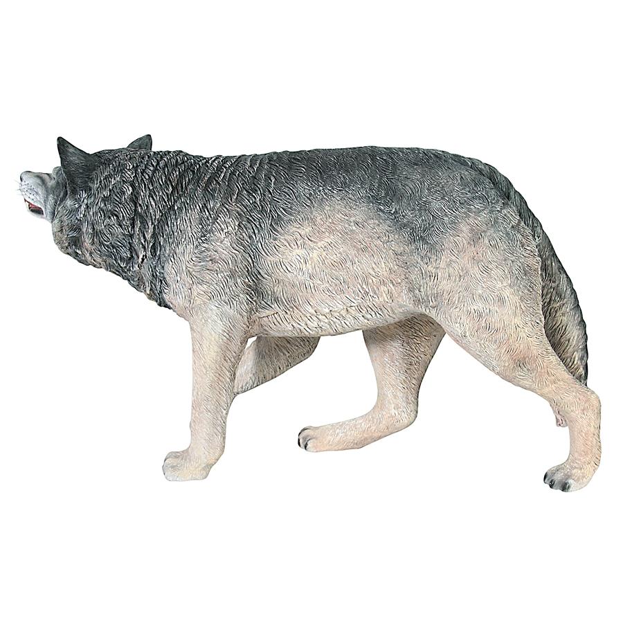 Call of the Wild: Growling Gray Wolf Statue