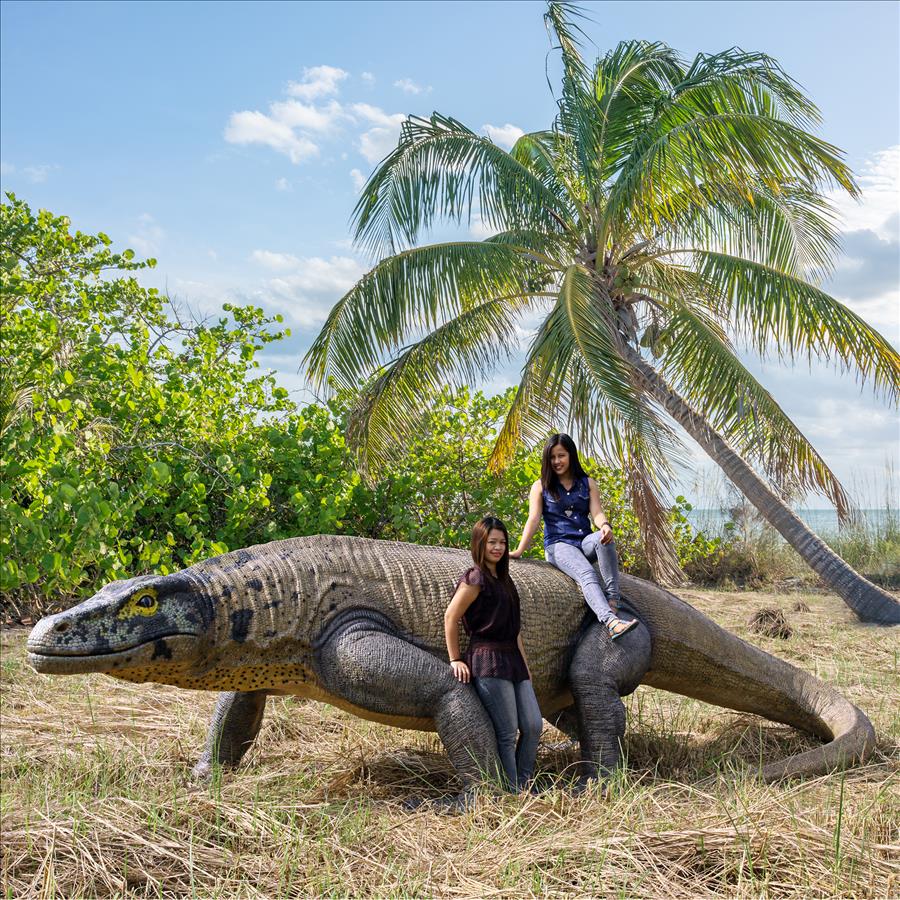 Giant Megalania Monitor Lizard Statue