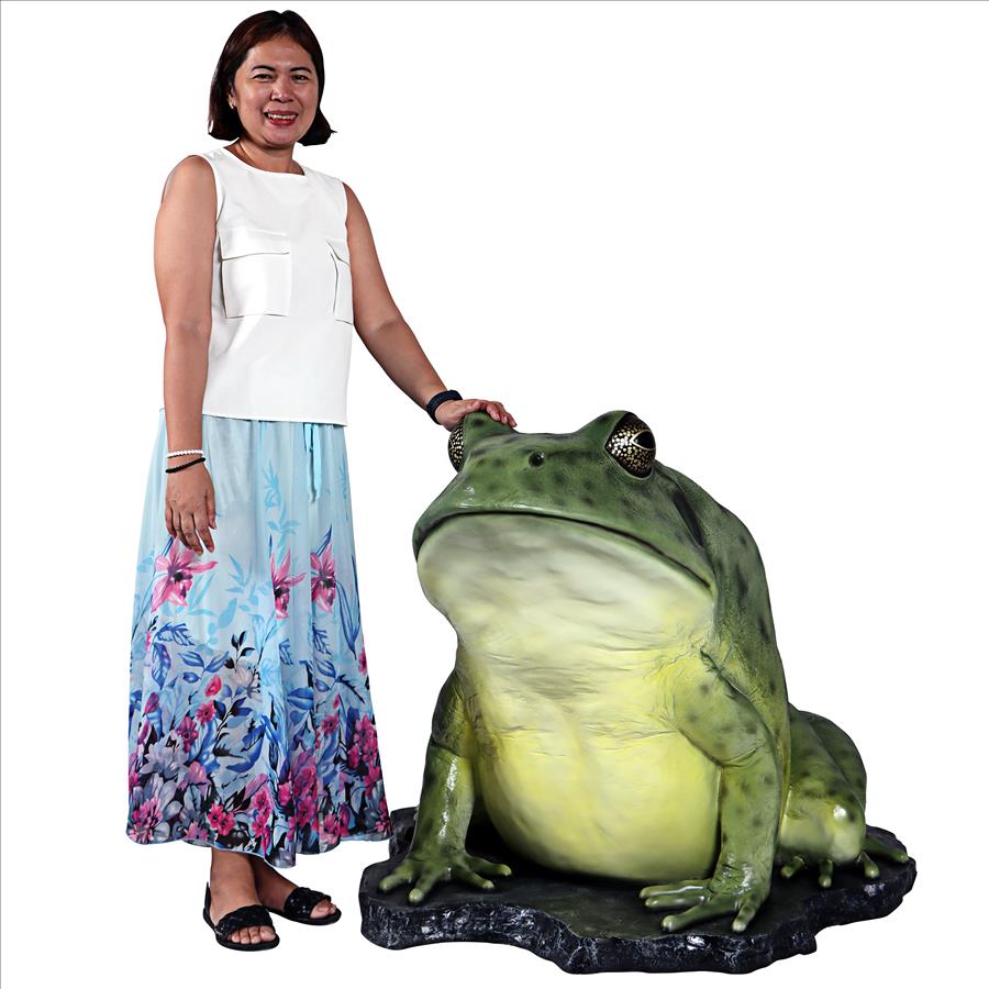 Great Green Barred Frog Statue