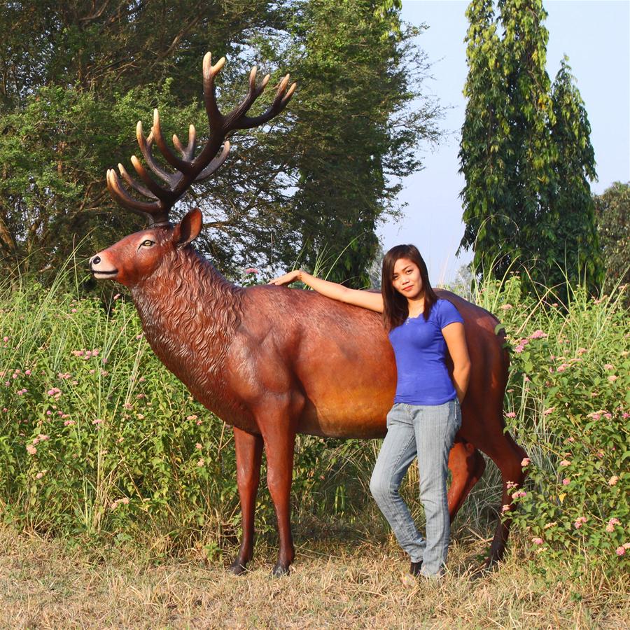 Grande-Scale Red Deer Buck Statue