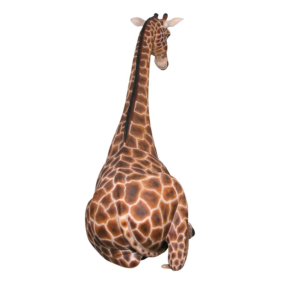 Dakarai Grande-Scale Sitting Giraffe Garden Statue