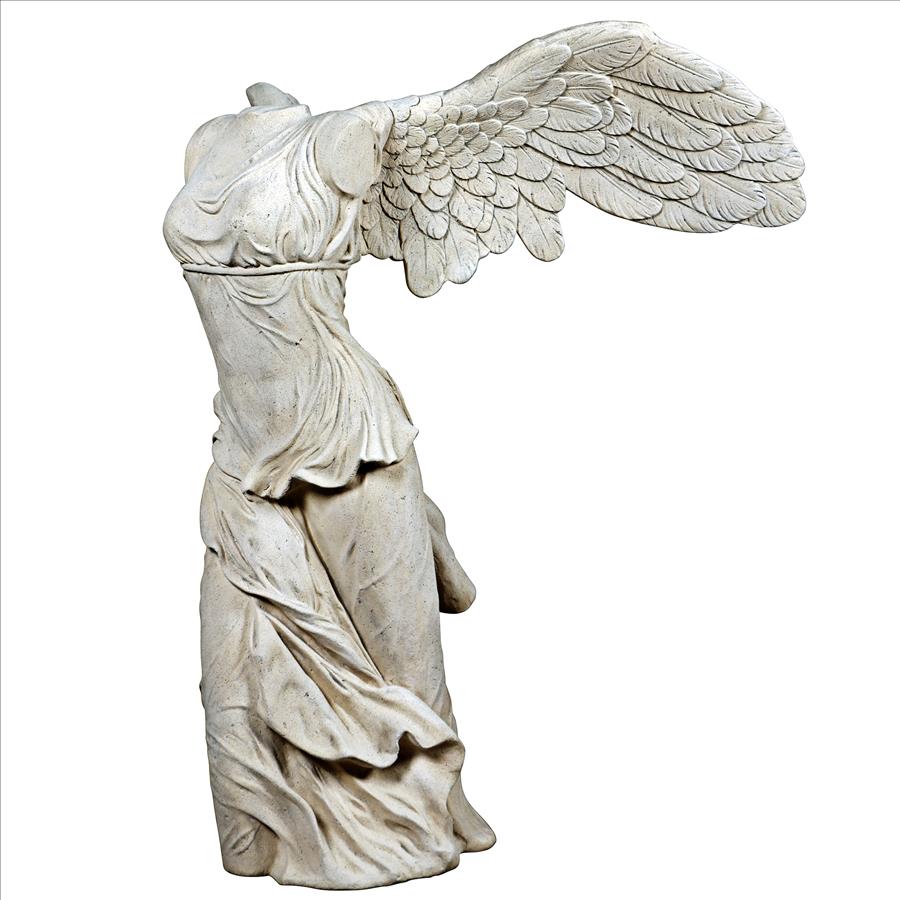 Nike of Samothrace Statue: Grande