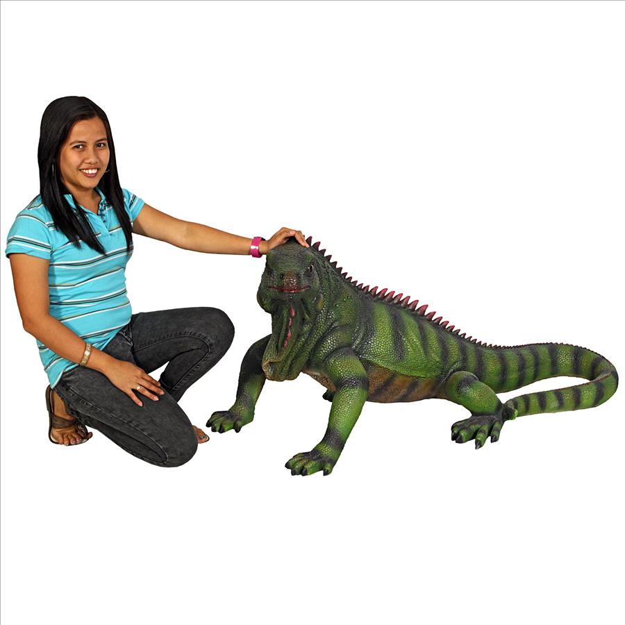 Iggy the Iguana Lizard Statue: Giant