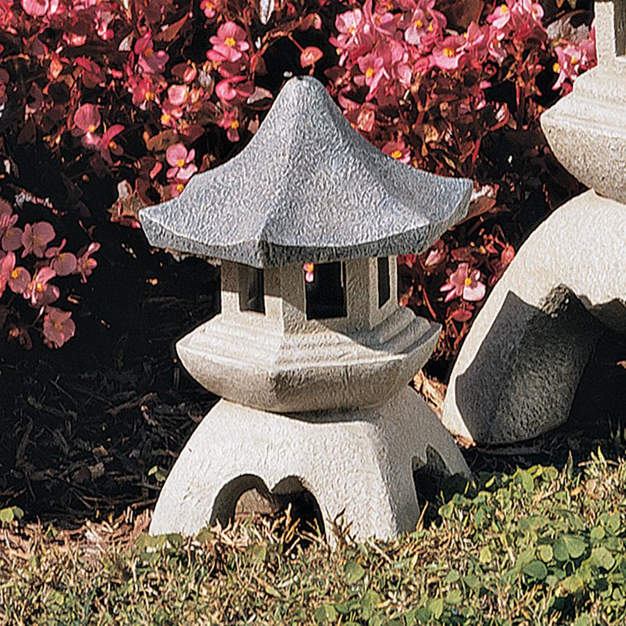 Asian Temple Pagoda Lantern Statue: Medium