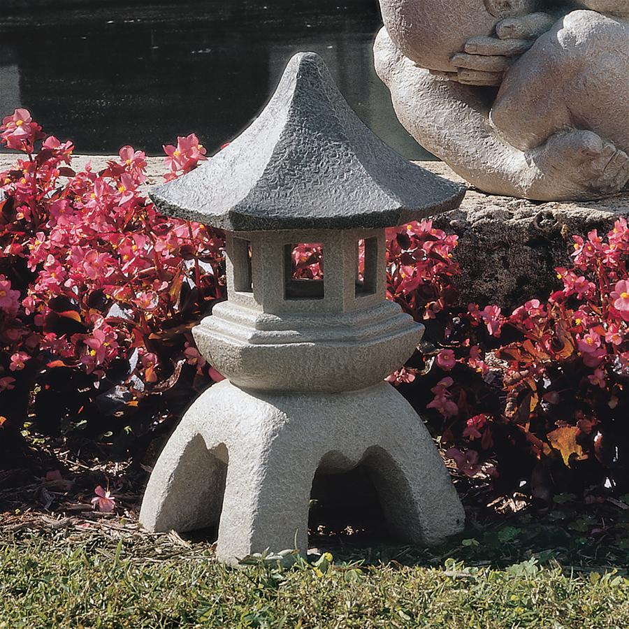 Asian Temple Pagoda Lantern Statue: Large