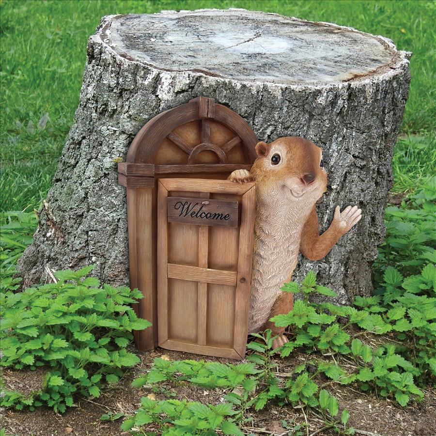 Garden Greetings Squirrel Welcome Sign Tree House Door Sculpture