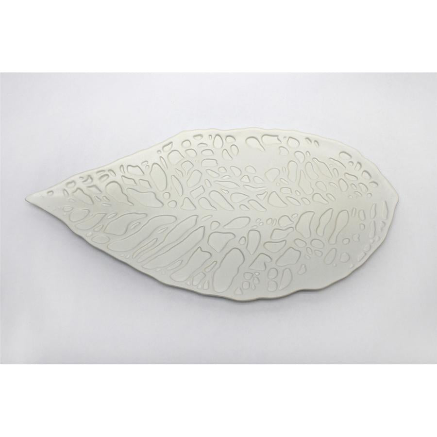 Fala 19" Hand-Crafted Ceramic Leaf Tray